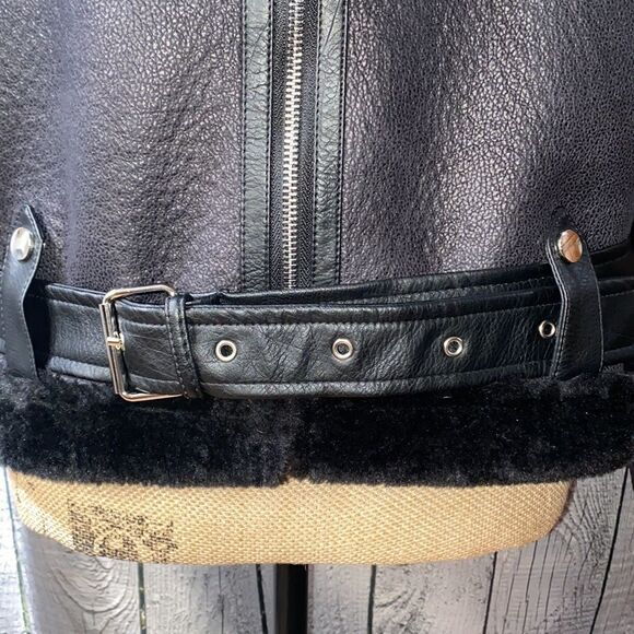 Love Token Faux Shearling Black Cropped Aviator Jacket - Picture 4 of 16